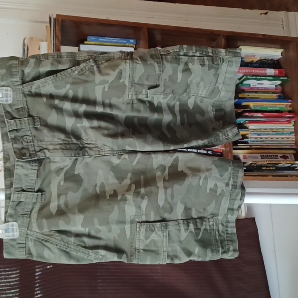 George, size 32 men camouflage